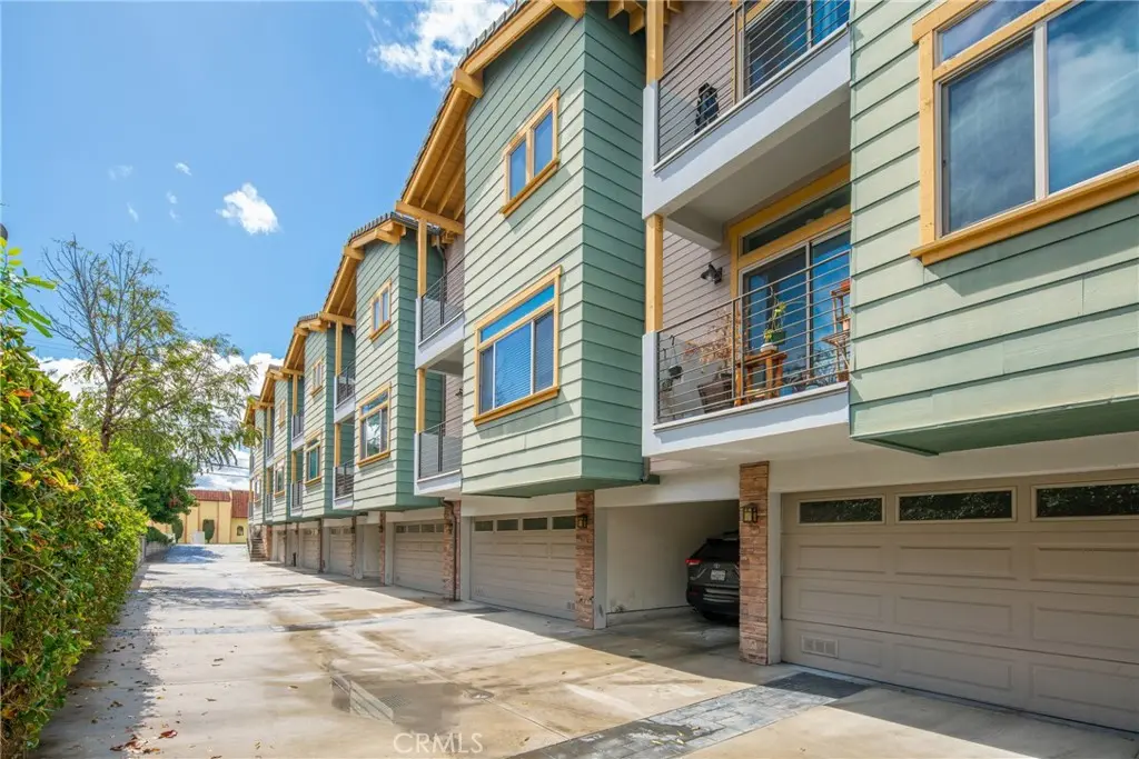 825 W Duarte Road C, Monrovia, CA — listing photo 1