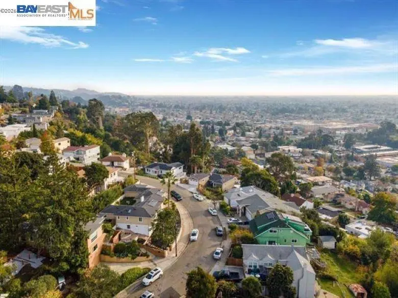 6338 Buena Ventura Ave, Oakland, CA — listing photo 1