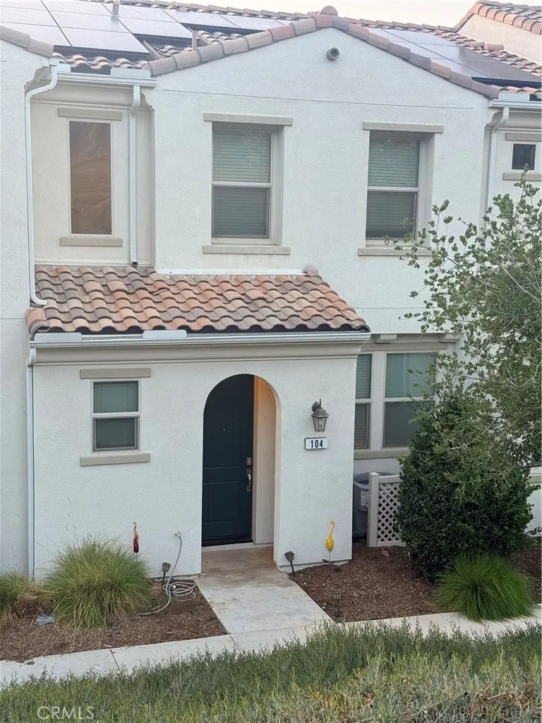 Residential Lease for rent at 2625 Verna Drive 104, Corona, Riverside County, CA featuring 3 beds and 3 baths