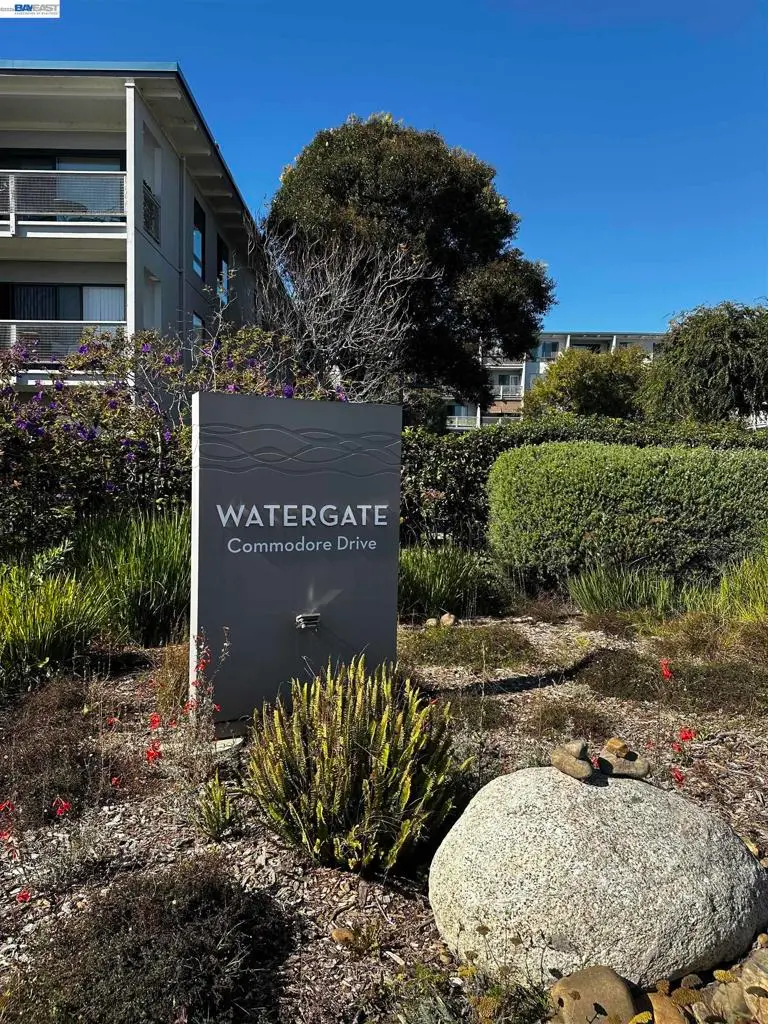6 Commodore Drive C337, Emeryville, CA — listing photo 1