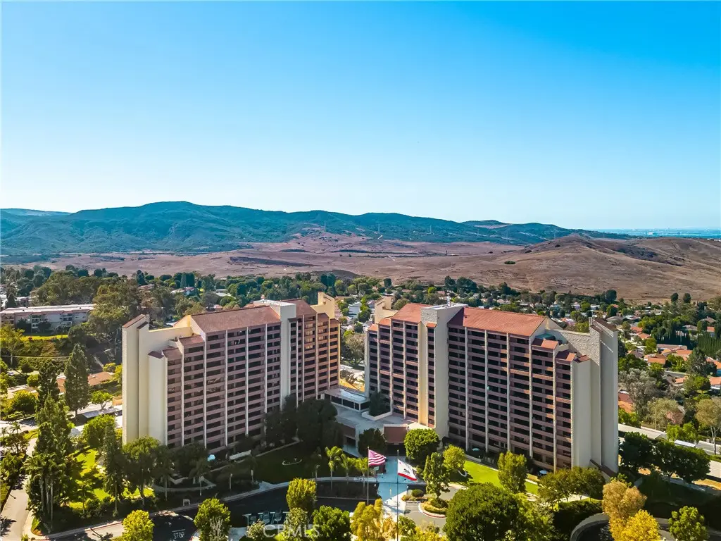 24055 Paseo Del Lago 1109, Laguna Woods, CA — listing photo 1
