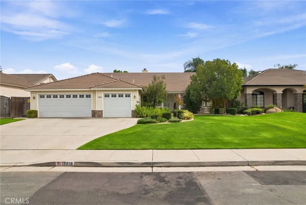 10019 Laurel Park, Bakersfield, CA — listing photo 1