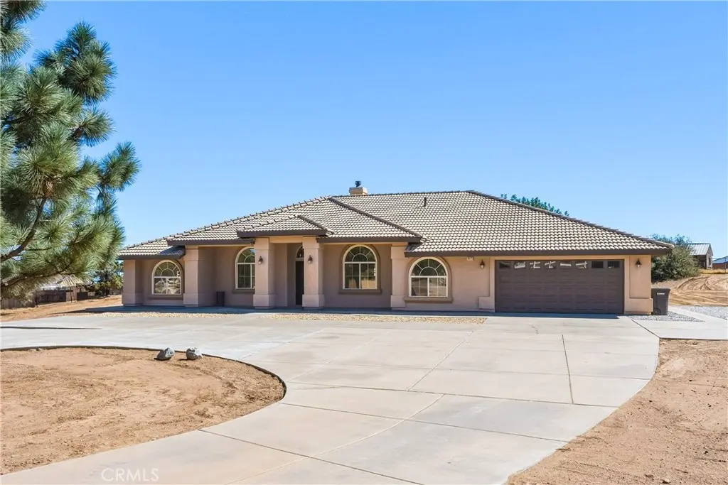 8423 Beaver, Phelan, CA — listing photo 1