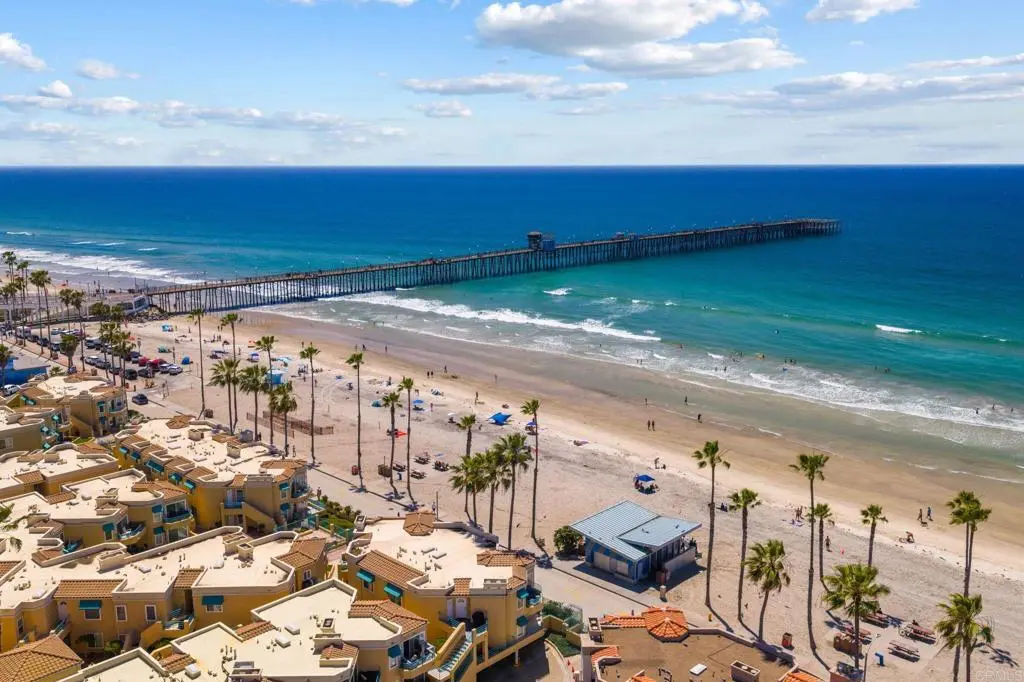 400 N The Strand 7, Oceanside, CA — listing photo 1