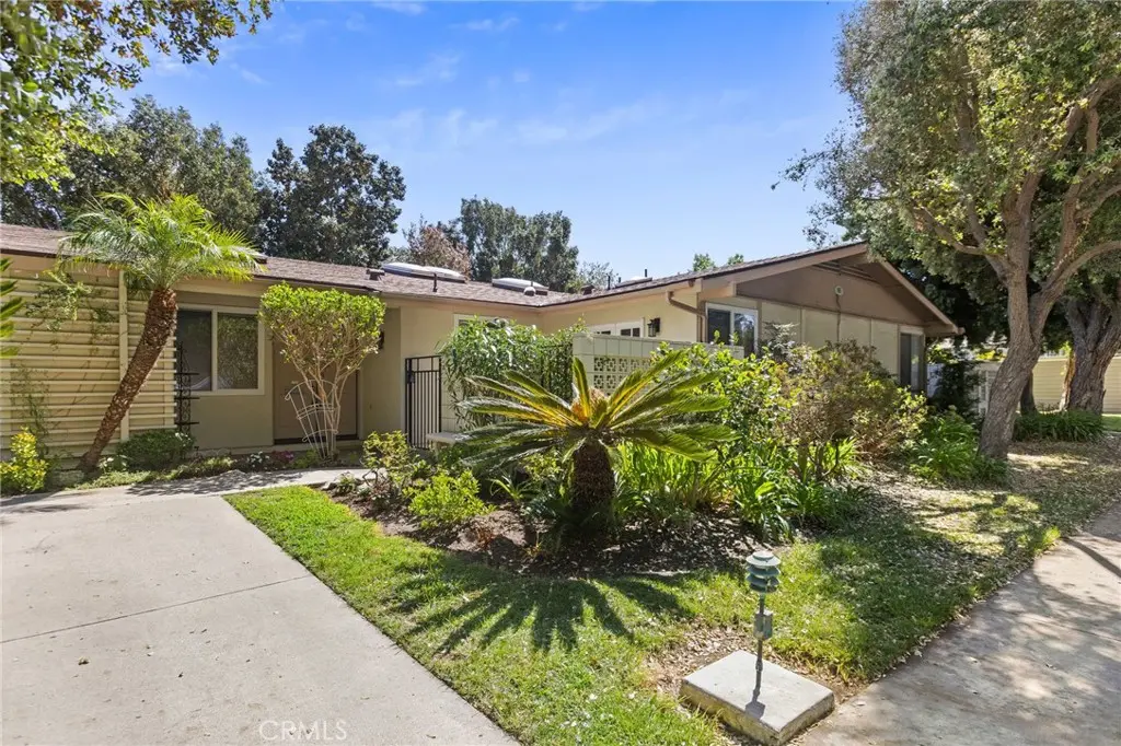 Stock Cooperative for sale at 65 Calle Aragon B, Laguna Woods, CA featuring 2 beds and 2 baths