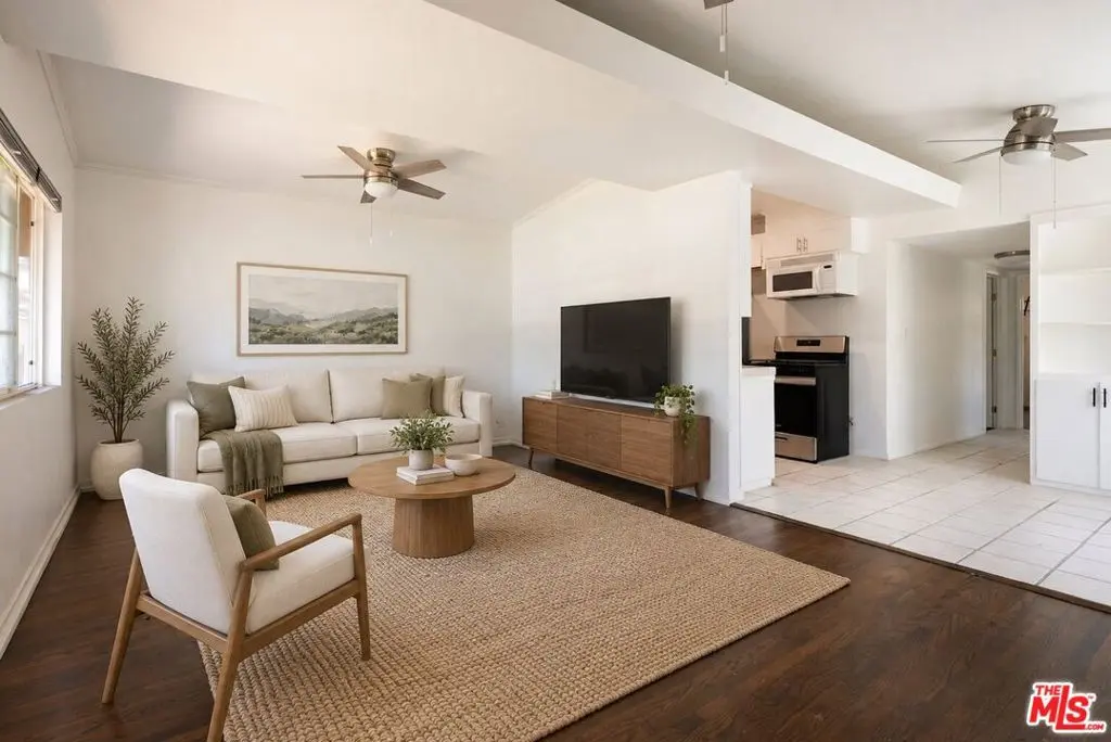 Single Family Residence for rent at 12844 Short Avenue, Los Angeles, CA featuring 2 beds and 2 baths