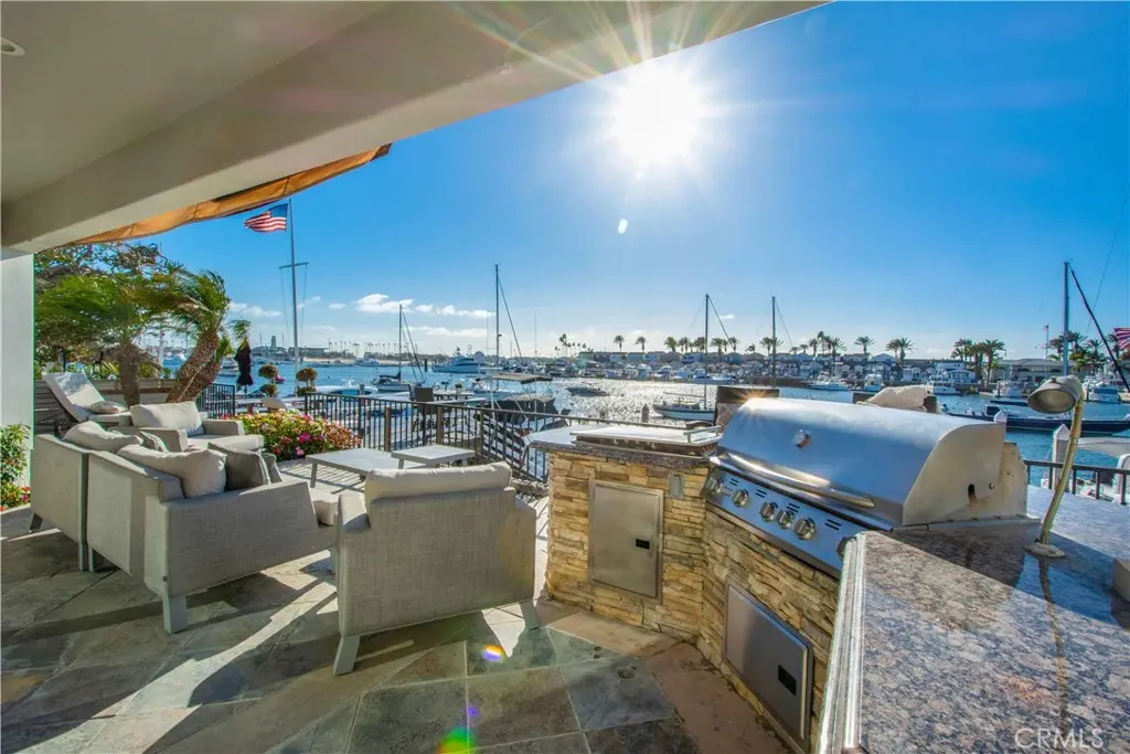 323 Via Lido Soud, Newport Beach, CA — listing photo 1