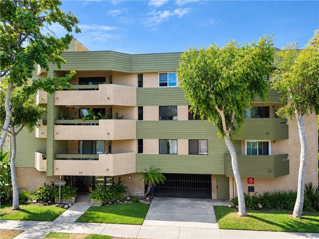 Condominium for sale at 275 Esperanza 303, Long Beach, CA featuring 2 beds and 2 baths