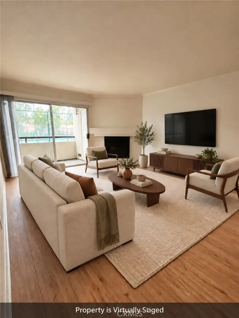 5520 Owensmouth Avenue 115, Woodland Hills, CA — listing photo 1