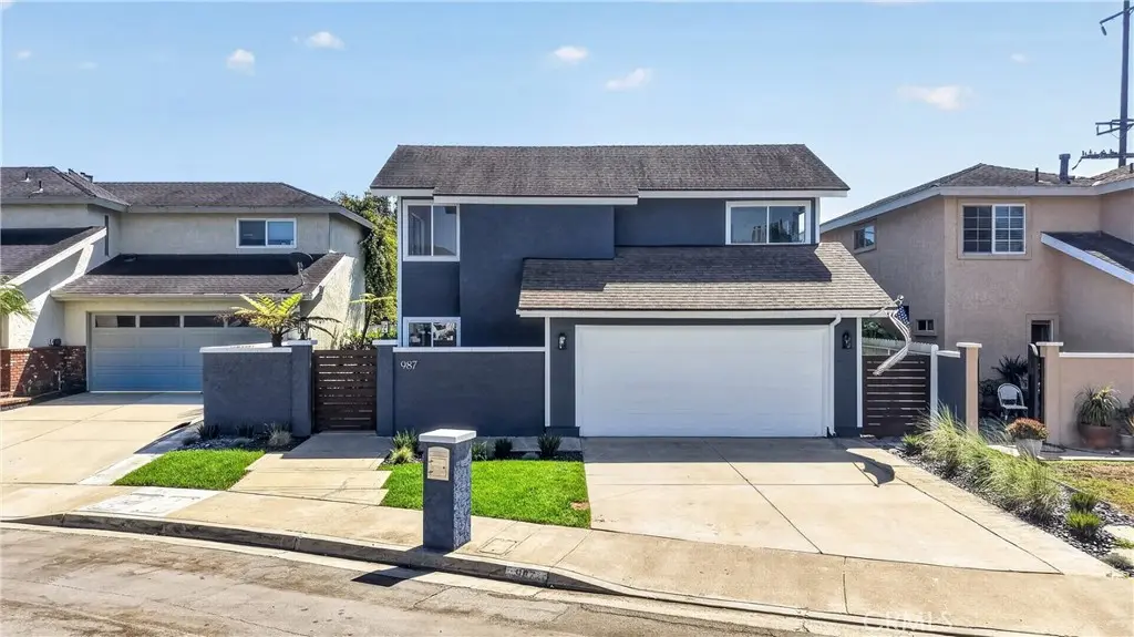 987 Modjeska, Costa Mesa, CA — listing photo 1
