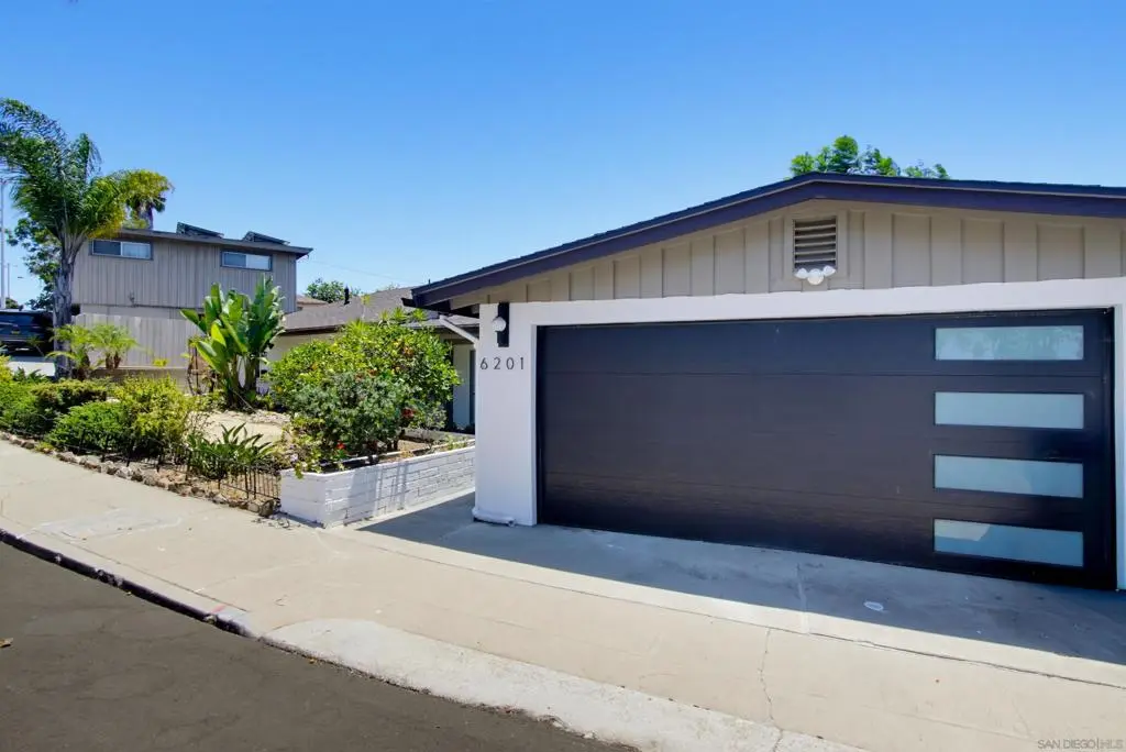 Apartment for rent at 6201 Lorca Dr Main, San Diego, CA featuring 3 beds and 2 baths