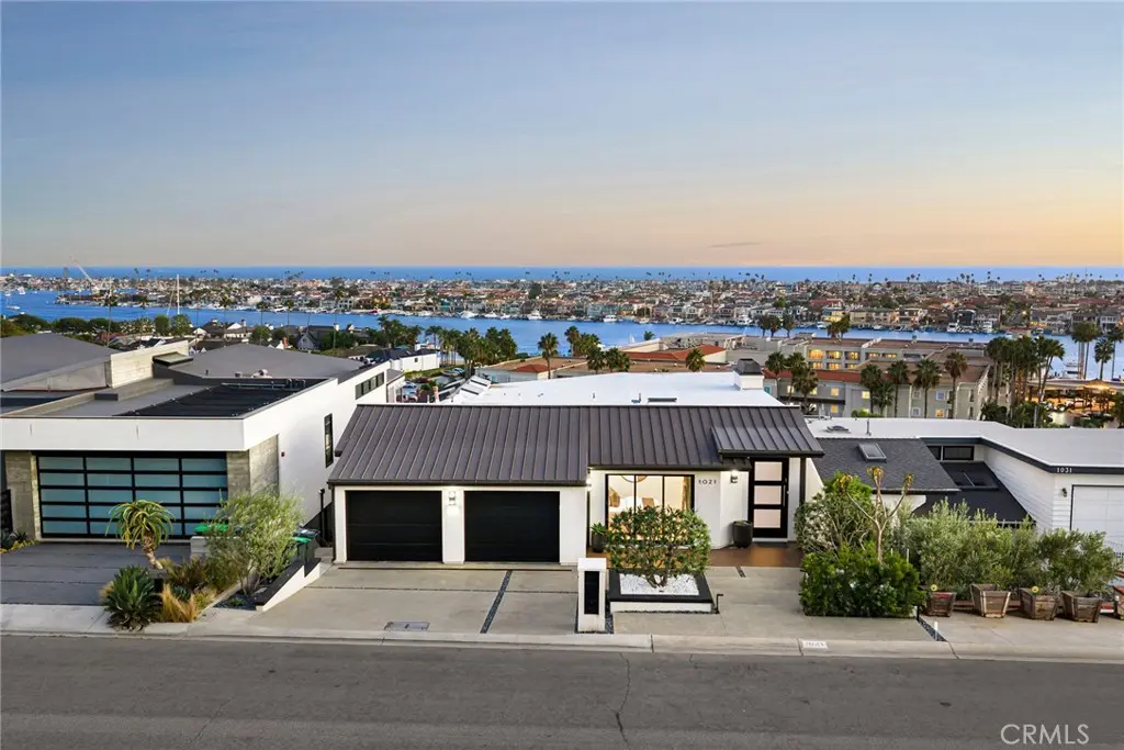1021 Kings Road, Newport Beach, CA — listing photo 1