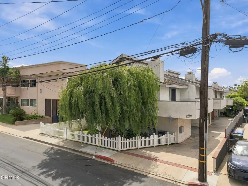 2718 Vanderbilt Lane B, Redondo Beach, CA — listing photo 1