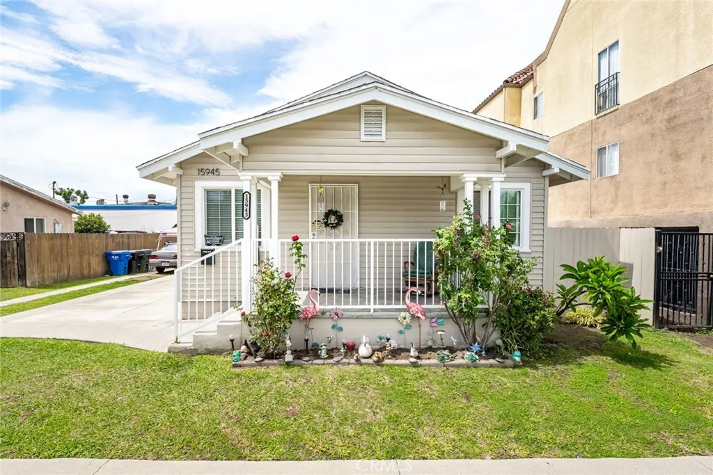 15943 Vermont, Paramount, CA — listing photo 1