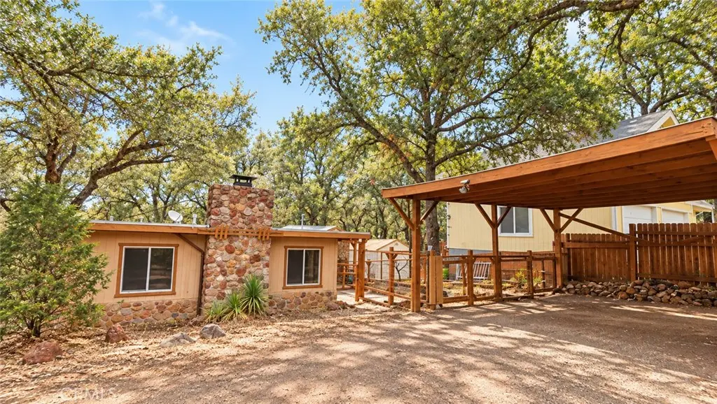 Single Family Residence for sale at 15560 32nd Avenue, Clearlake, CA featuring 2 beds and 1 bath