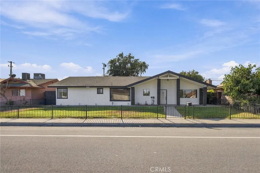 4413 Monitor, Bakersfield, CA — listing photo 1