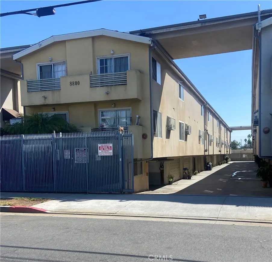 8800 Burnet 16, North Hills, CA — listing photo 1