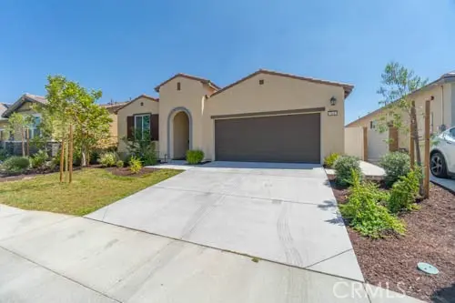 561 Yukon Road, Rialto, CA — listing photo 1