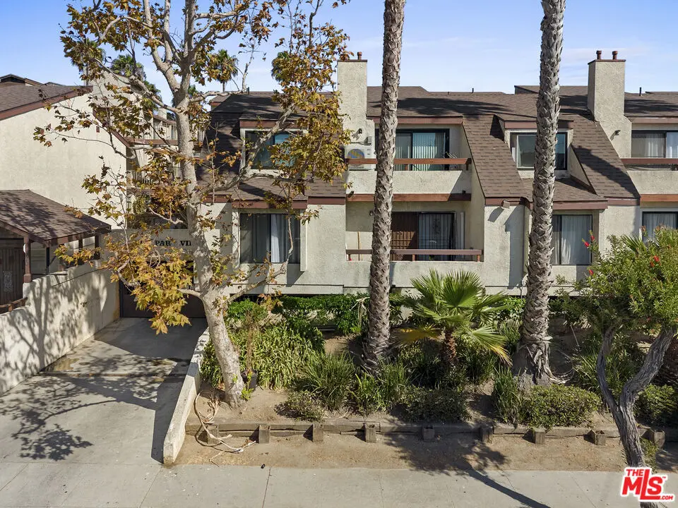 620 W Hyde Park Boulevard 103, Inglewood, CA — listing photo 1