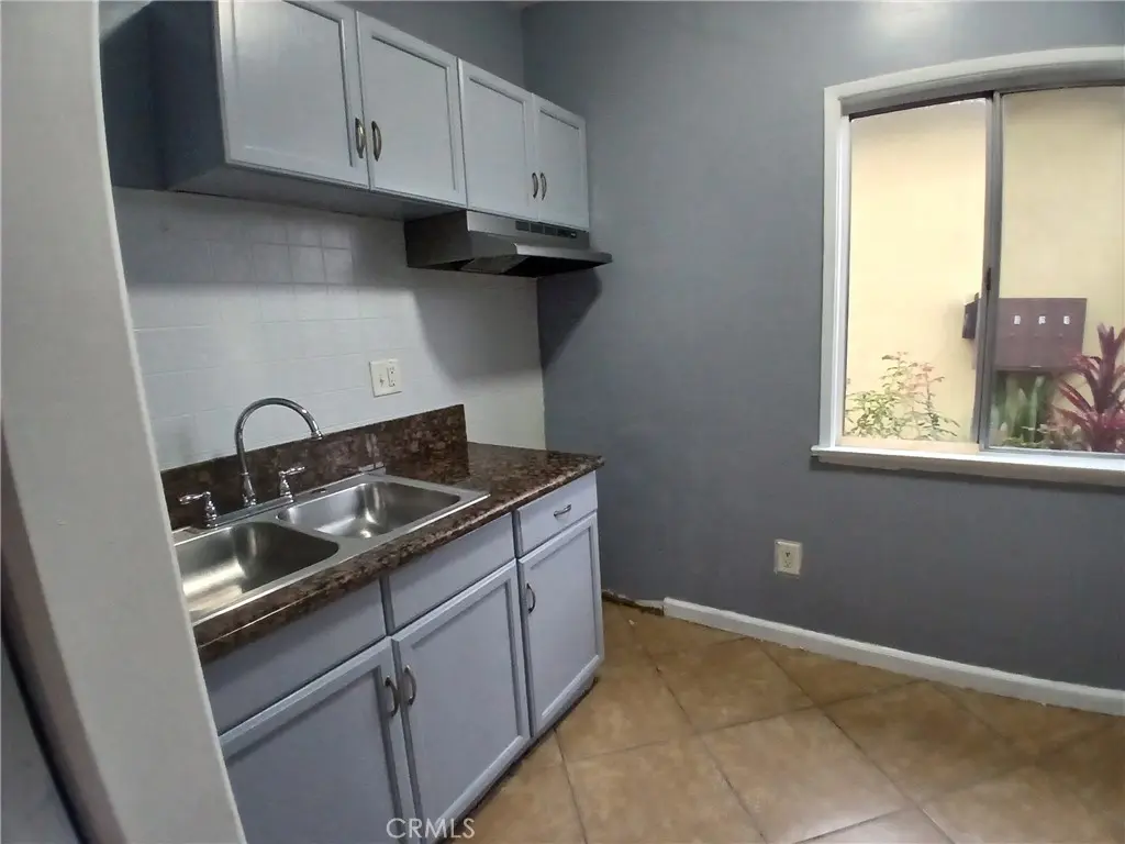 Apartment for rent at 4436 E 7th, Long Beach, CA and 1 bath