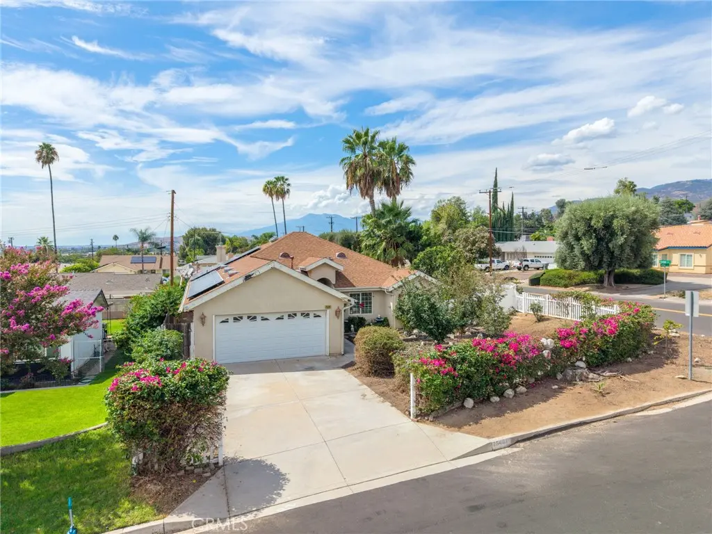 Single Family Residence for sale at 25481 Foothill Drive, San Bernardino, CA featuring 3 beds and 2 baths