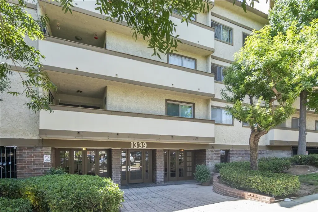 1339 N Columbus 106, Glendale, CA — listing photo 1