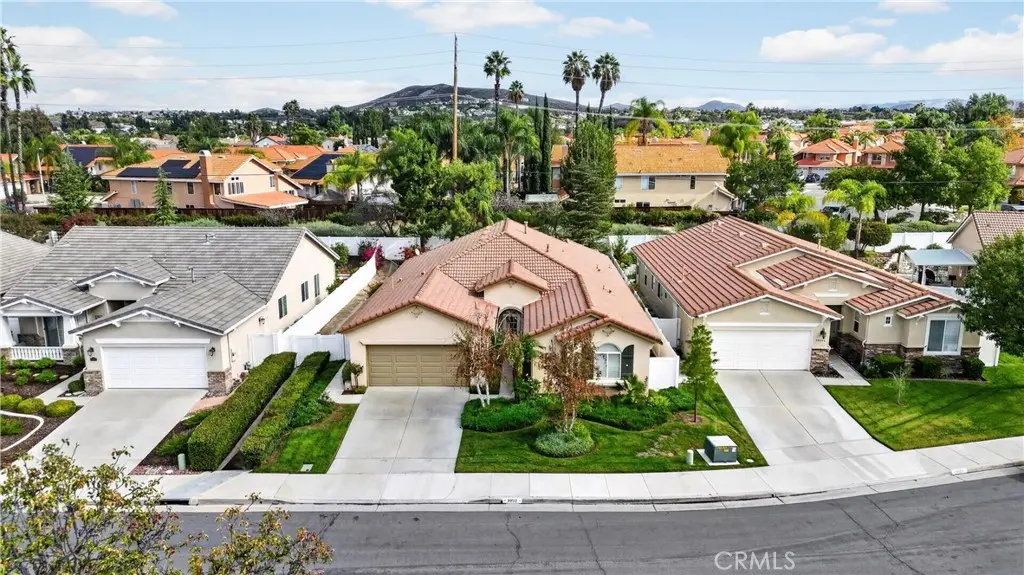 Single Family Residence for sale at 39512 Almaden, Murrieta, CA featuring 3 beds and 2 baths