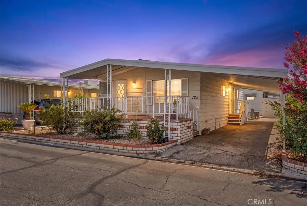2205 W Acacia Ave 125, Hemet, CA — listing photo 1