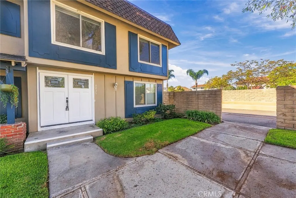 4435 Larwin, Cypress, CA — listing photo 1