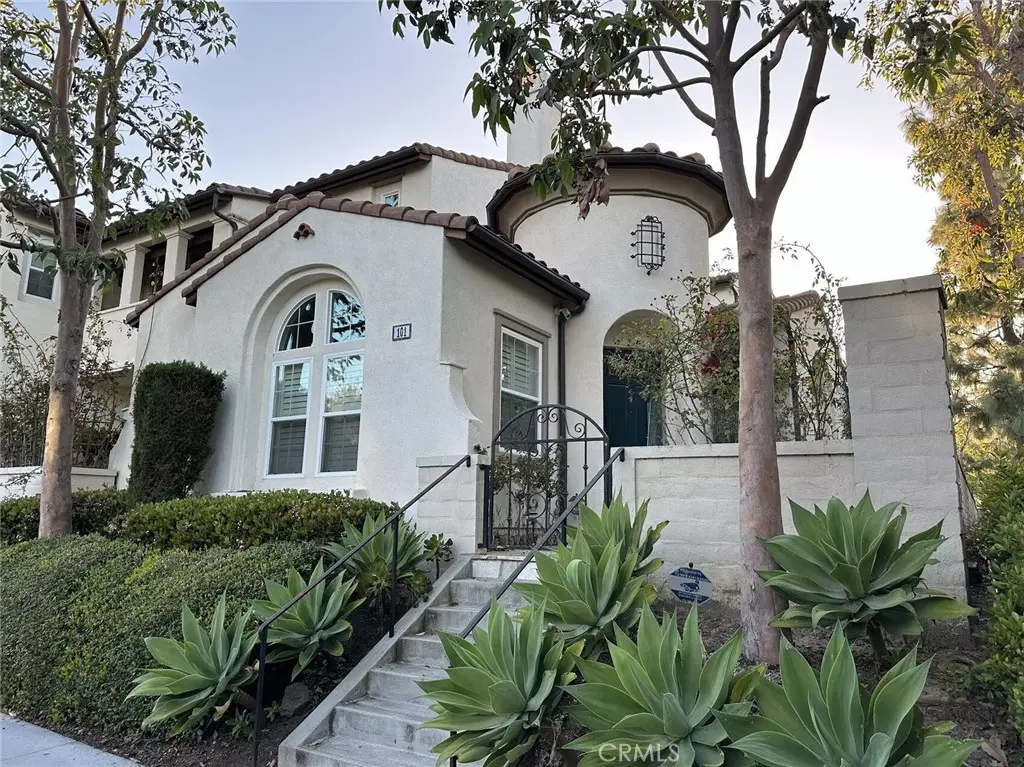 Condominium for rent at 101 Vermillion, Irvine, CA featuring 4 beds and 4 baths