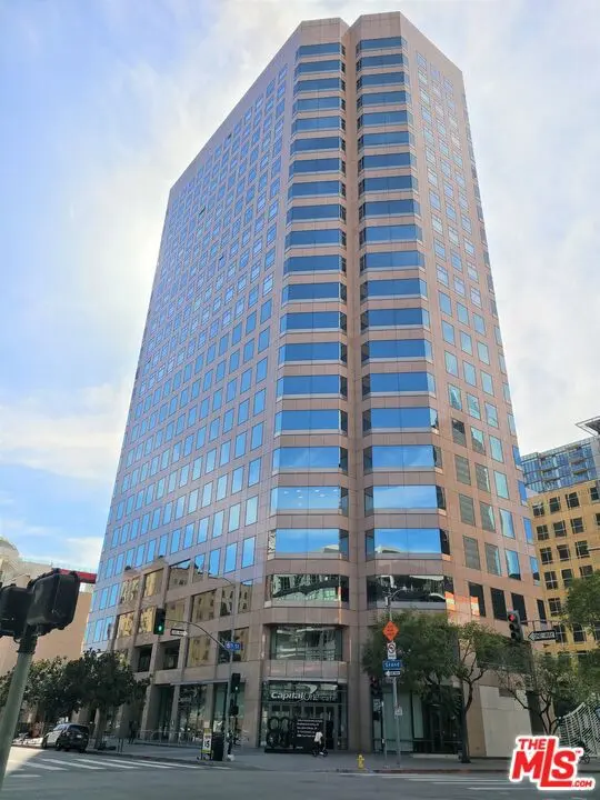 Condominium for sale at 801 S Grand Avenue 1209, Los Angeles, CA featuring 1 bed and 1 bath