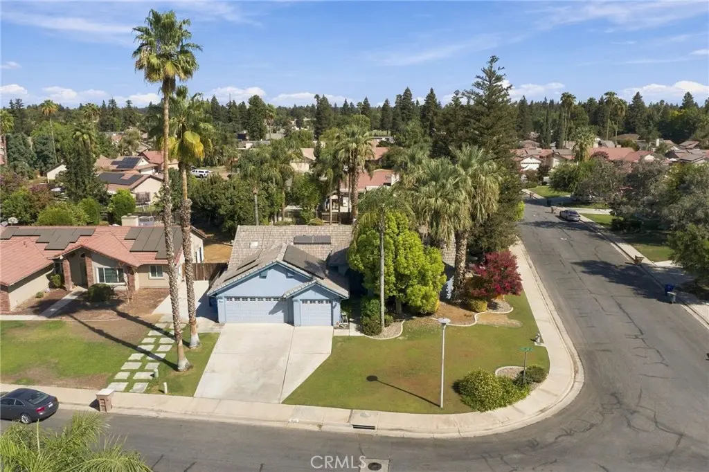 9500 Eagle Oak, Bakersfield, CA — listing photo 1