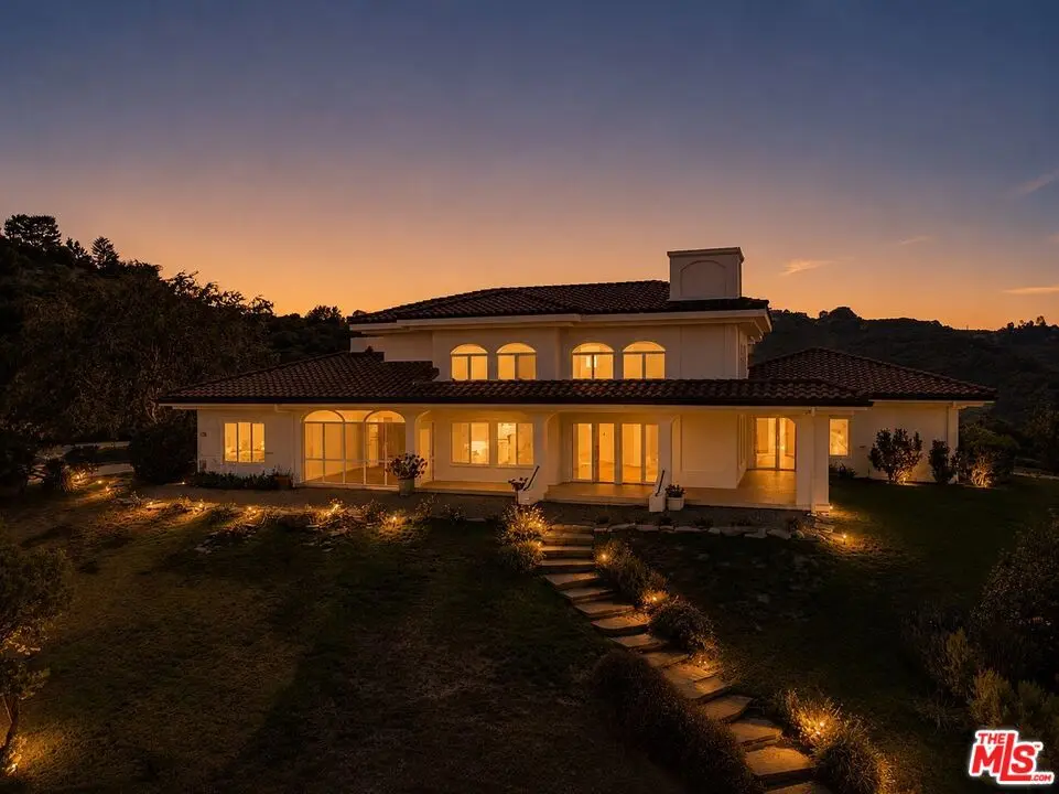 21965 Saddle Peak Road, Topanga, CA — listing photo 1