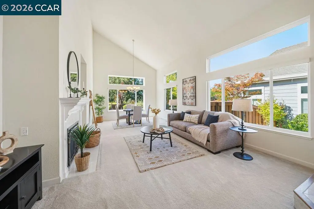 334 Saclan Ter, Clayton, CA — listing photo 1
