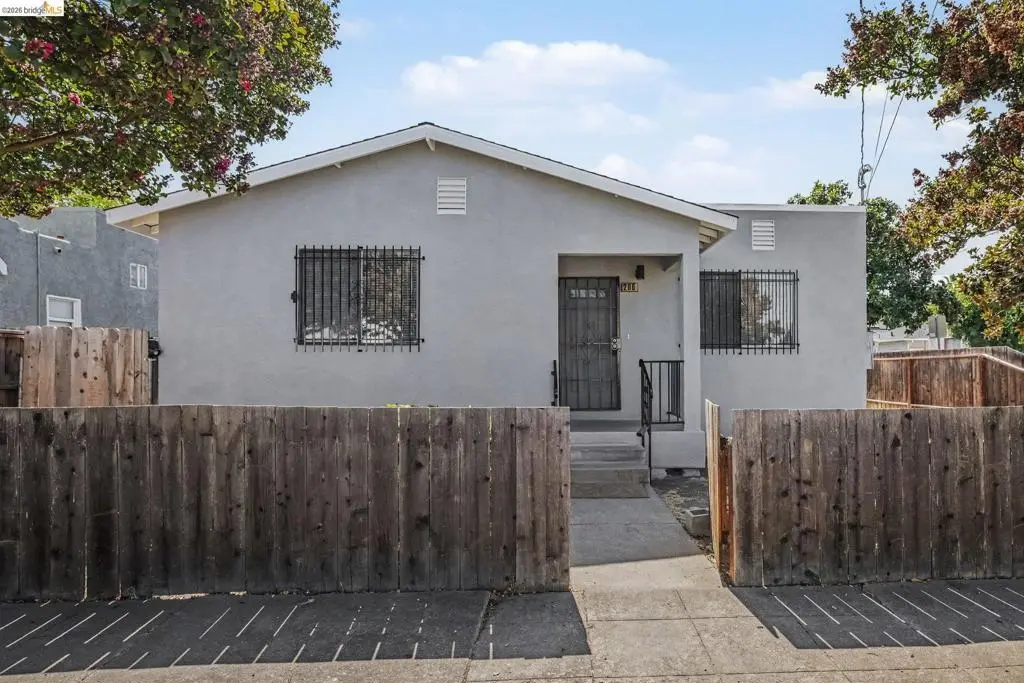 206 E 16Th St, Pittsburg, CA — listing photo 1