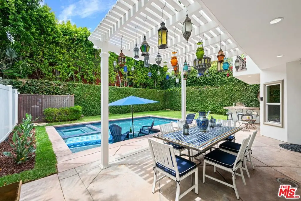 5419 Tampa Avenue, Tarzana, CA — listing photo 1