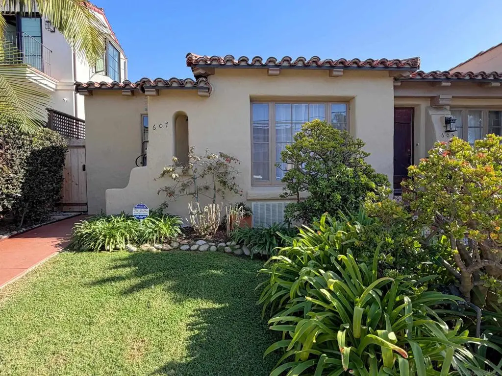 Single Family Residence for rent at 607 Arenas, La Jolla, CA featuring 2 beds and 1 bath