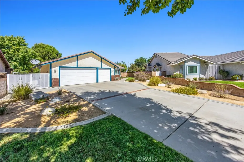 6371 Almond Valley, Quartz Hill, CA — listing photo 1