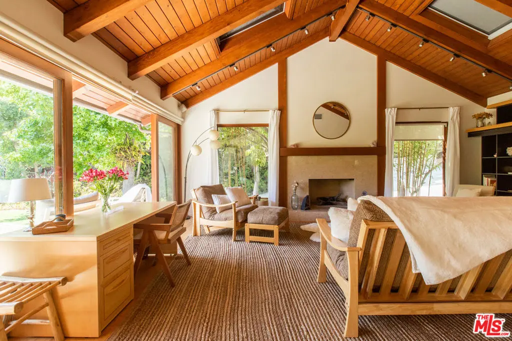 Single Family Residence for rent at 3626 Mandeville Canyon Road, Los Angeles, CA featuring 2 beds and 2 baths