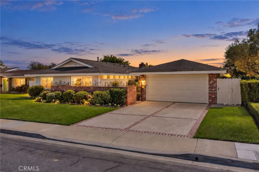 1407 Santanella, Newport Beach, CA — listing photo 1