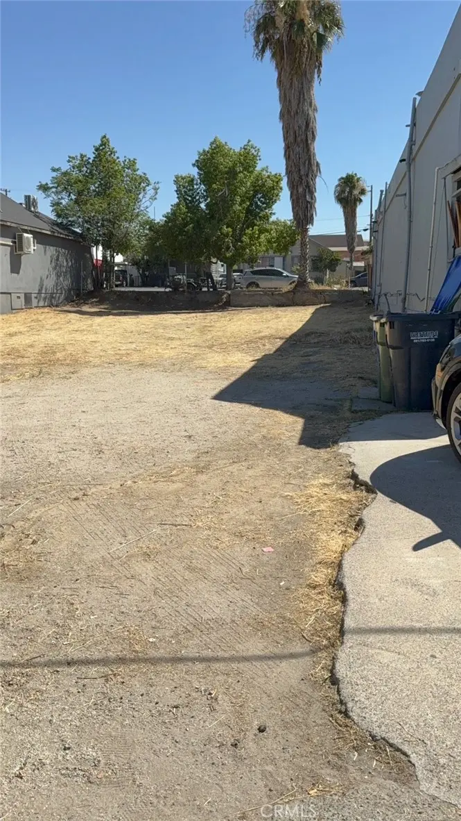 520 Kern Street, Taft, CA — listing photo 1