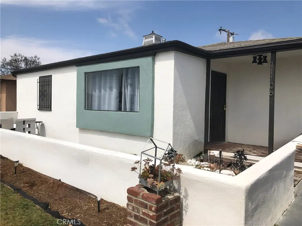 Single Family Residence for rent at 11106 S Harvard Boulevard, Los Angeles, CA featuring 3 beds and 1 bath