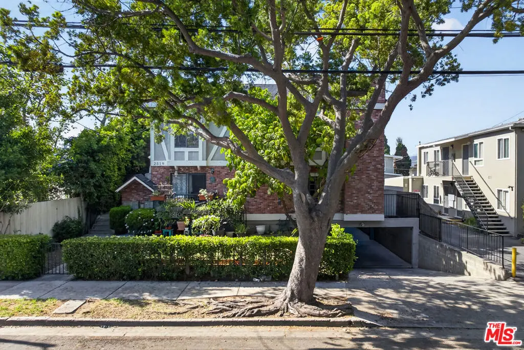 2519 Kansas Avenue 102, Santa Monica, CA — listing photo 1