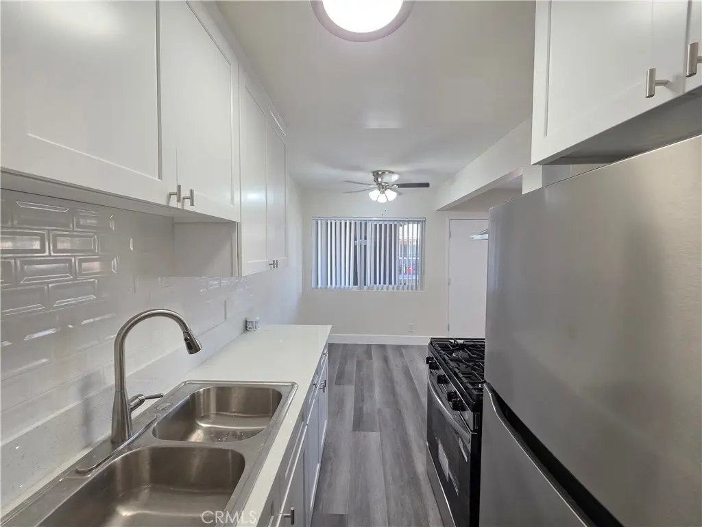 20760 Hartland, Winnetka, CA — listing photo 1