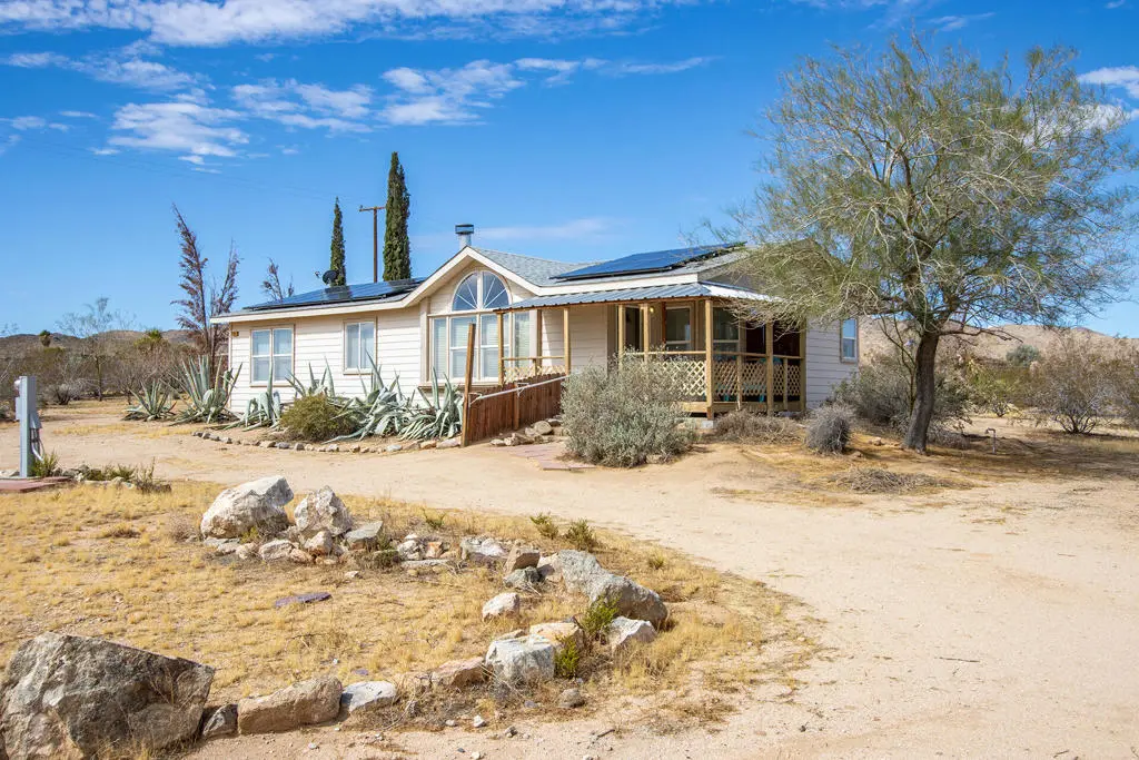 1959 Yetters Lane, Landers, CA — listing photo 1