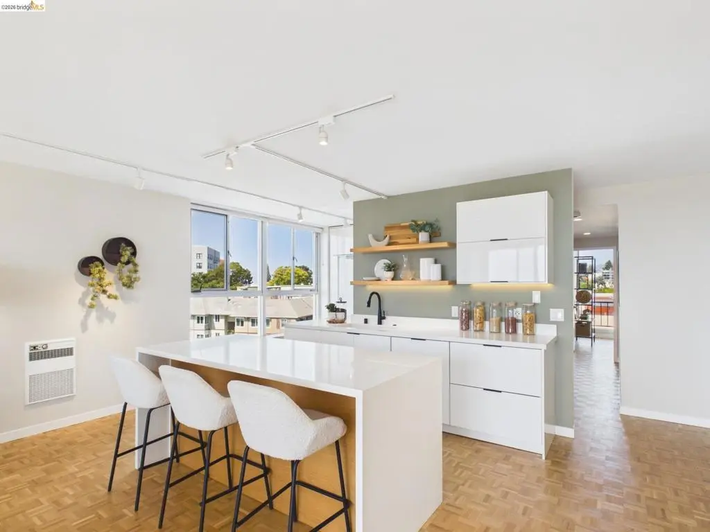 Condominium for sale at 320 Lee St 702, Oakland, CA featuring 2 beds and 2 baths