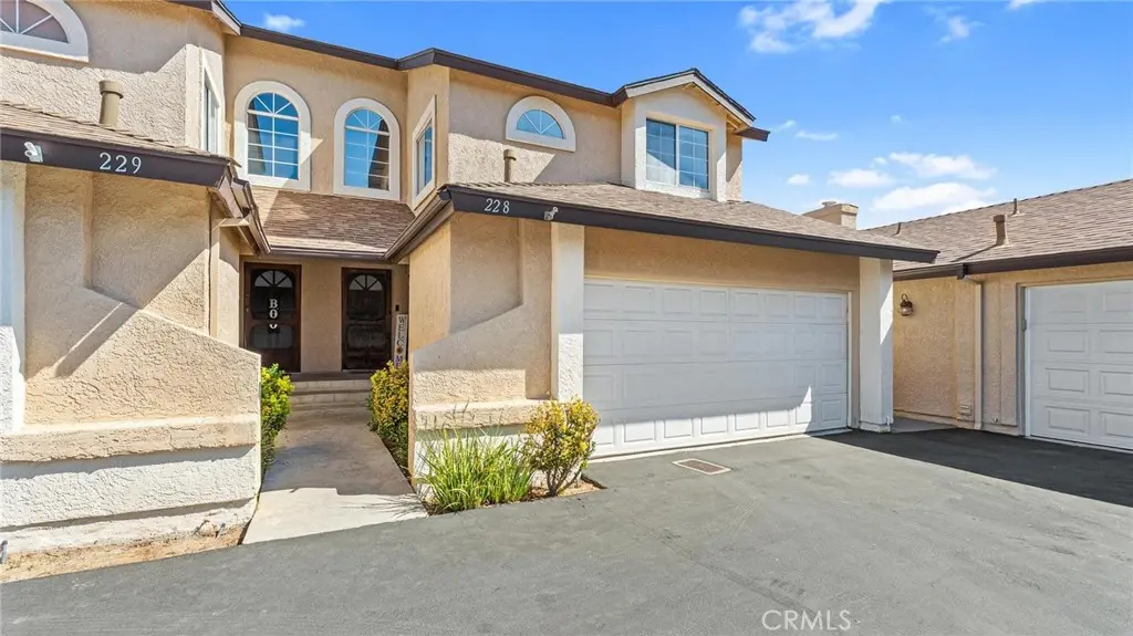 22905 Banyan 228, Saugus, CA — listing photo 1