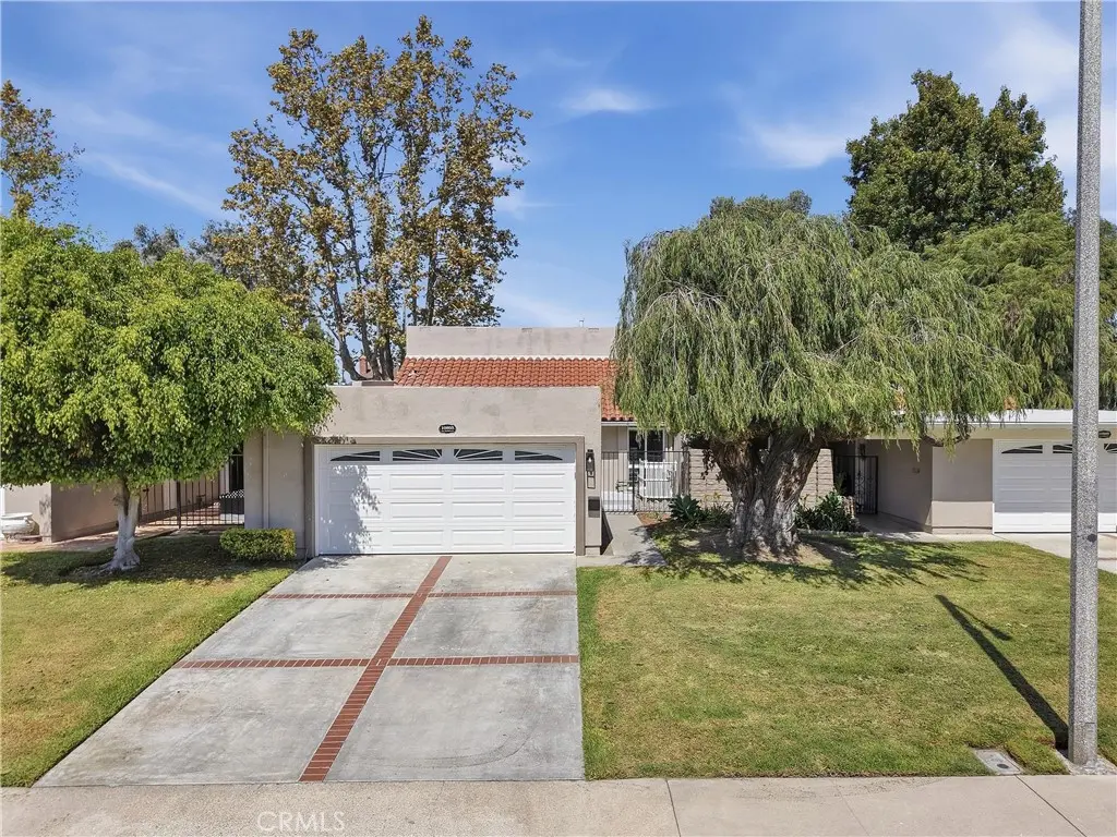 10803 Los Jardines E, Fountain Valley, CA — listing photo 1