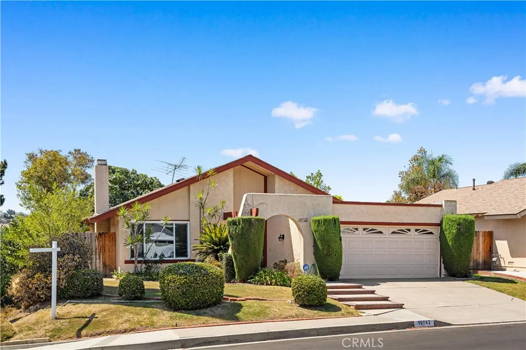19742 Fernwood Plaza, Yorba Linda, CA — listing photo 1