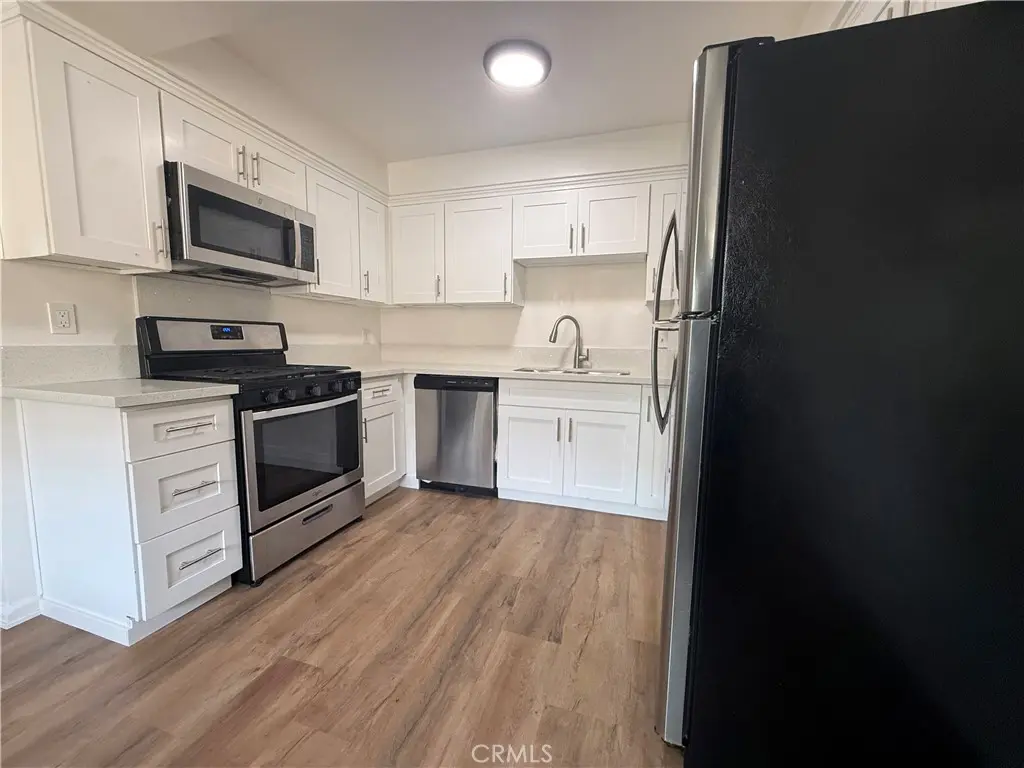 11413 Menlo D, Hawthorne, CA — listing photo 1
